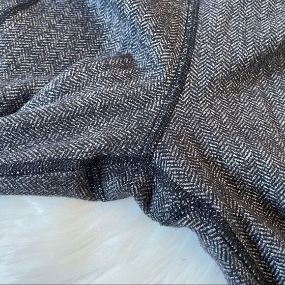 Lululemon Gather & Crow Crop II - Picture 7 of 13